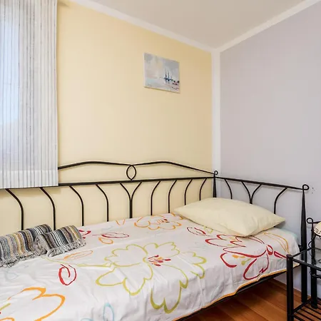 Dom wakacyjny Gorgeous In Zgaljici With Sauna Zgaljic