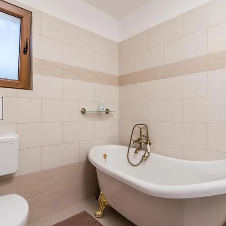 Gorgeous In Zgaljici With Sauna Ferienhaus *