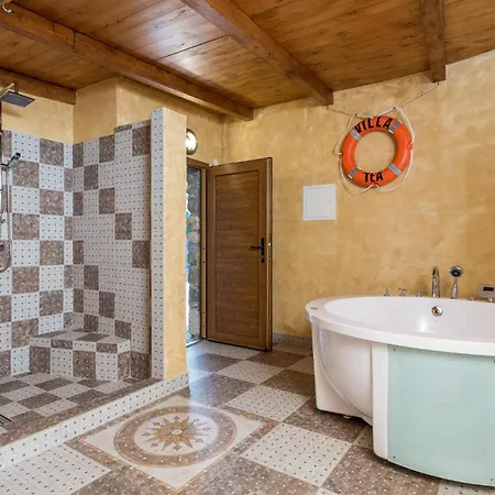 Cozy In Zgaljici With Sauna 펜션 Zgaljic